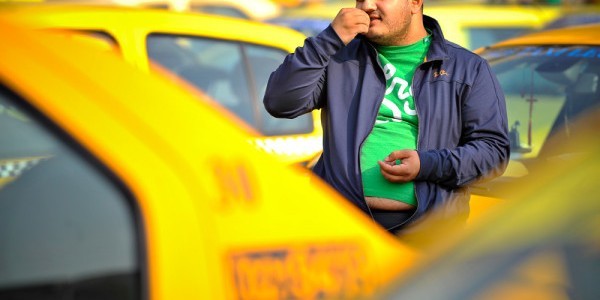 Proiect Regulament taxi cămașă pentru șofer, taxi curat și cu aer condiționat