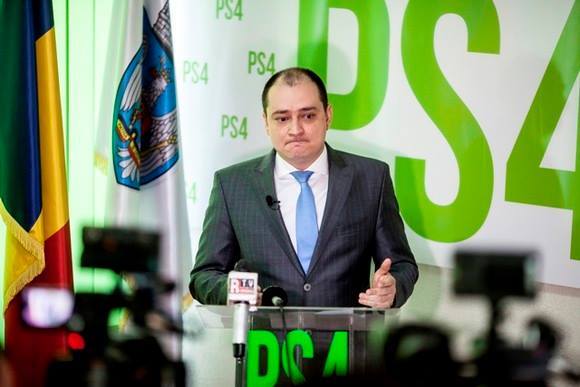 Daniel Băluță a tăiat banii de la educație. Fondurile vor fi folosite pentru borduri și iarbă