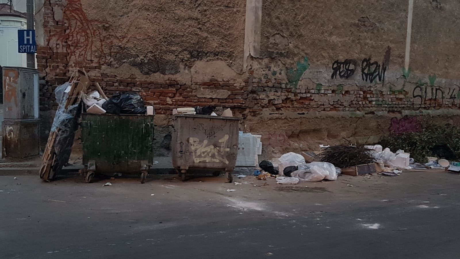 Sectorul 3 al Capitalei, condus de edilul Robert Negoitã, este sub asaltul gunoaielor. 