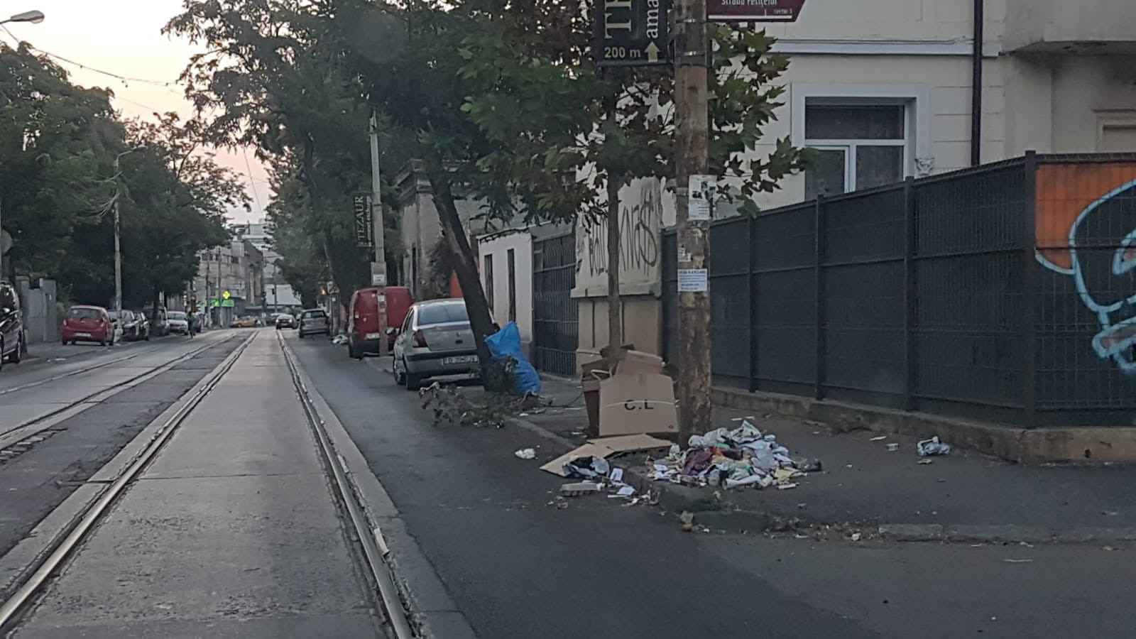Sectorul 3 al Capitalei, condus de edilul Robert Negoitã, este sub asaltul gunoaielor. 