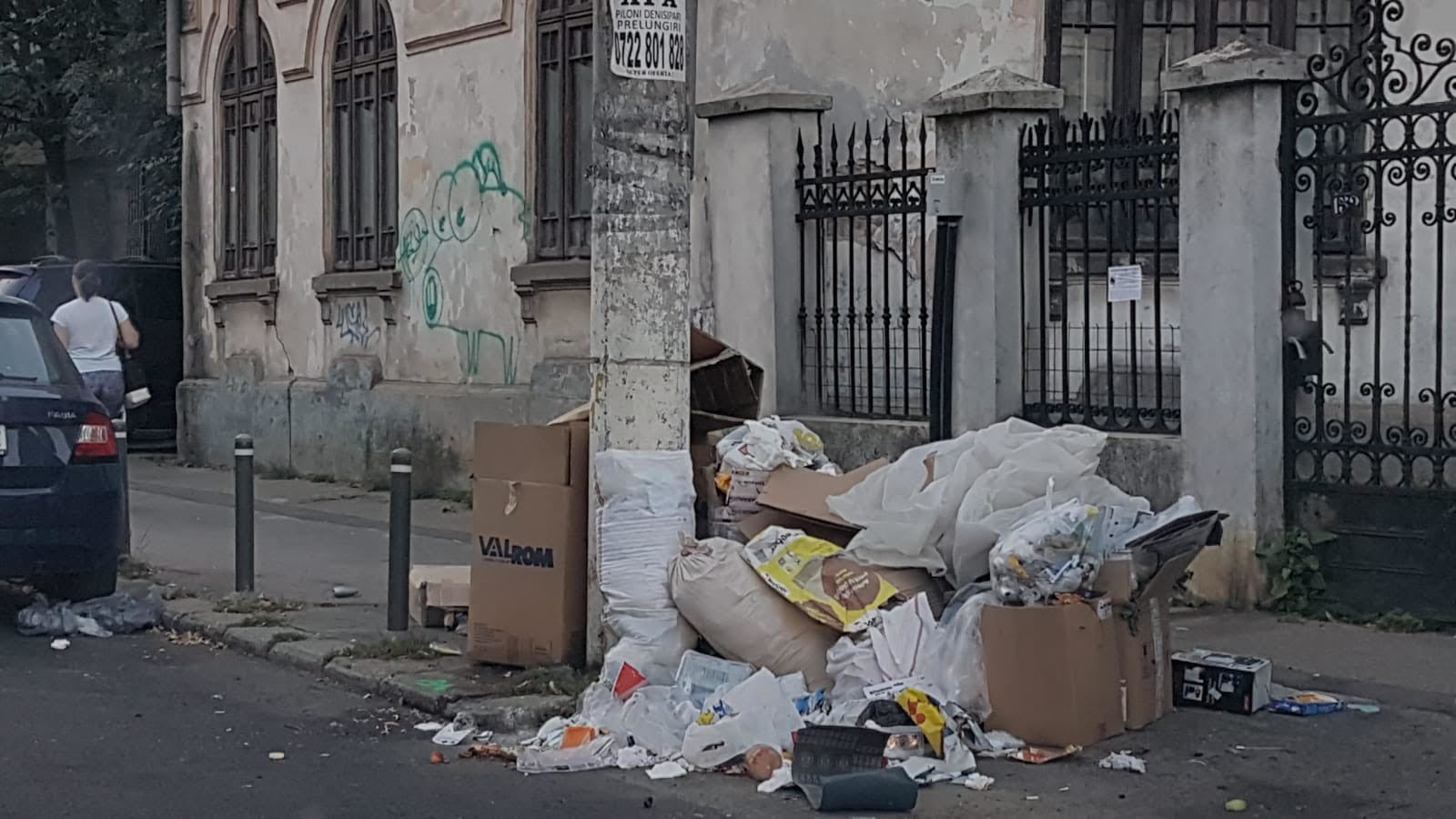 Sectorul 3 al Capitalei, condus de edilul Robert Negoitã, este sub asaltul gunoaielor. 8