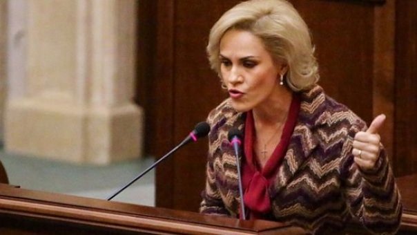 Firea spune că nu mai are bani după ce a înființat 22 de companii ilegale. Acum vrea sa taie bani de la străzi, școli si poliția locală