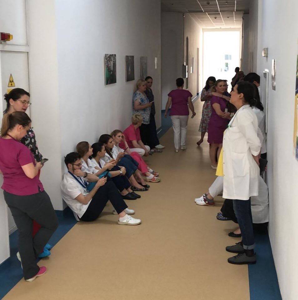 Medicii o acuză pe Firea de gestionarea defectuoasă a spitalelor municipaleMedicii o acuză pe Firea de gestionarea defectuoasă a spitalelor municipale