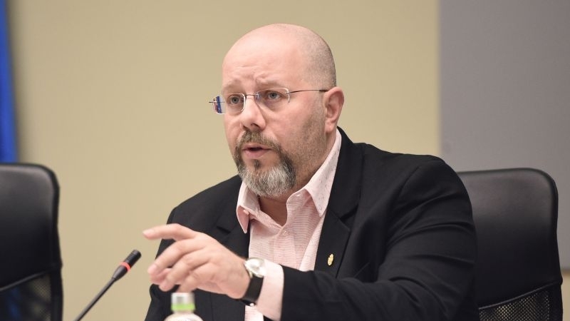 Viceprimarul Aurelian Bădulescu, nou scandal în CGMB Ești mică și proastă!